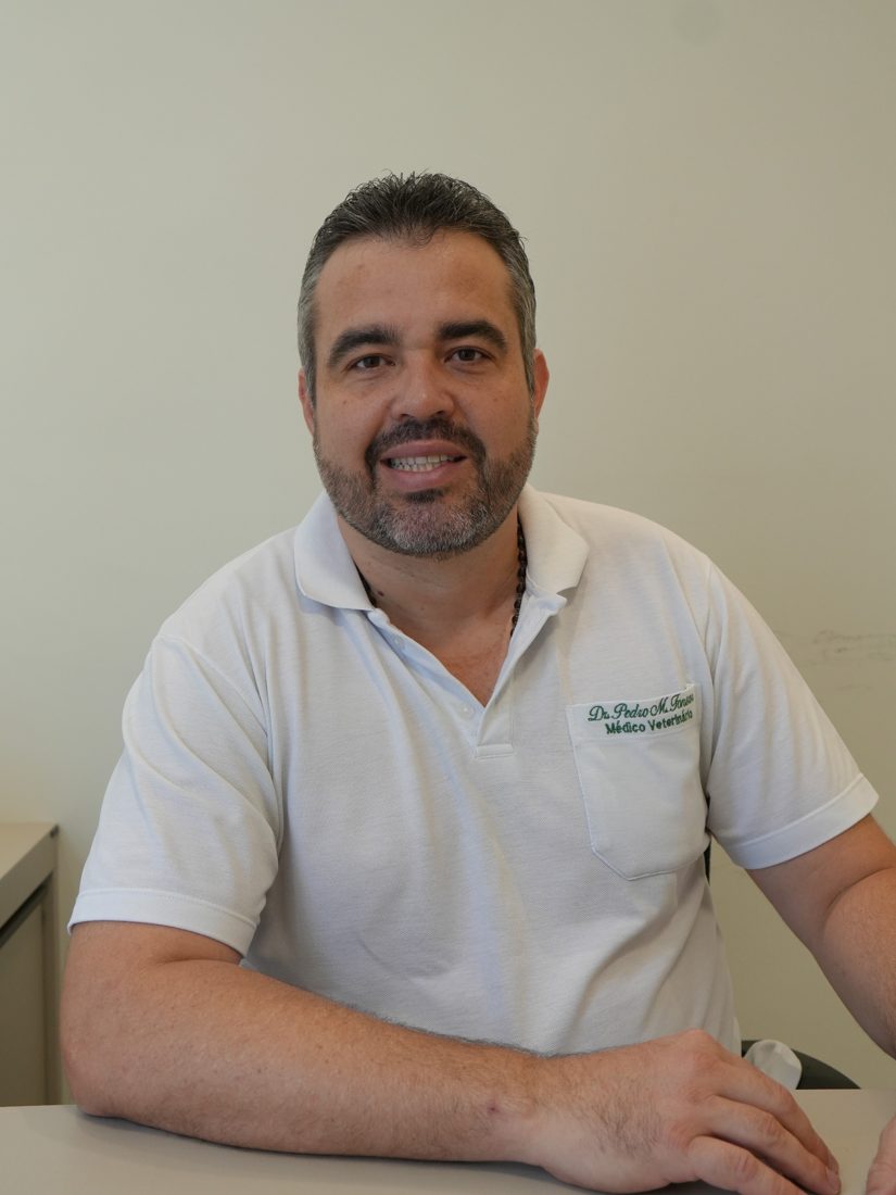Dr. Pedro Fonzar, médico veterinário